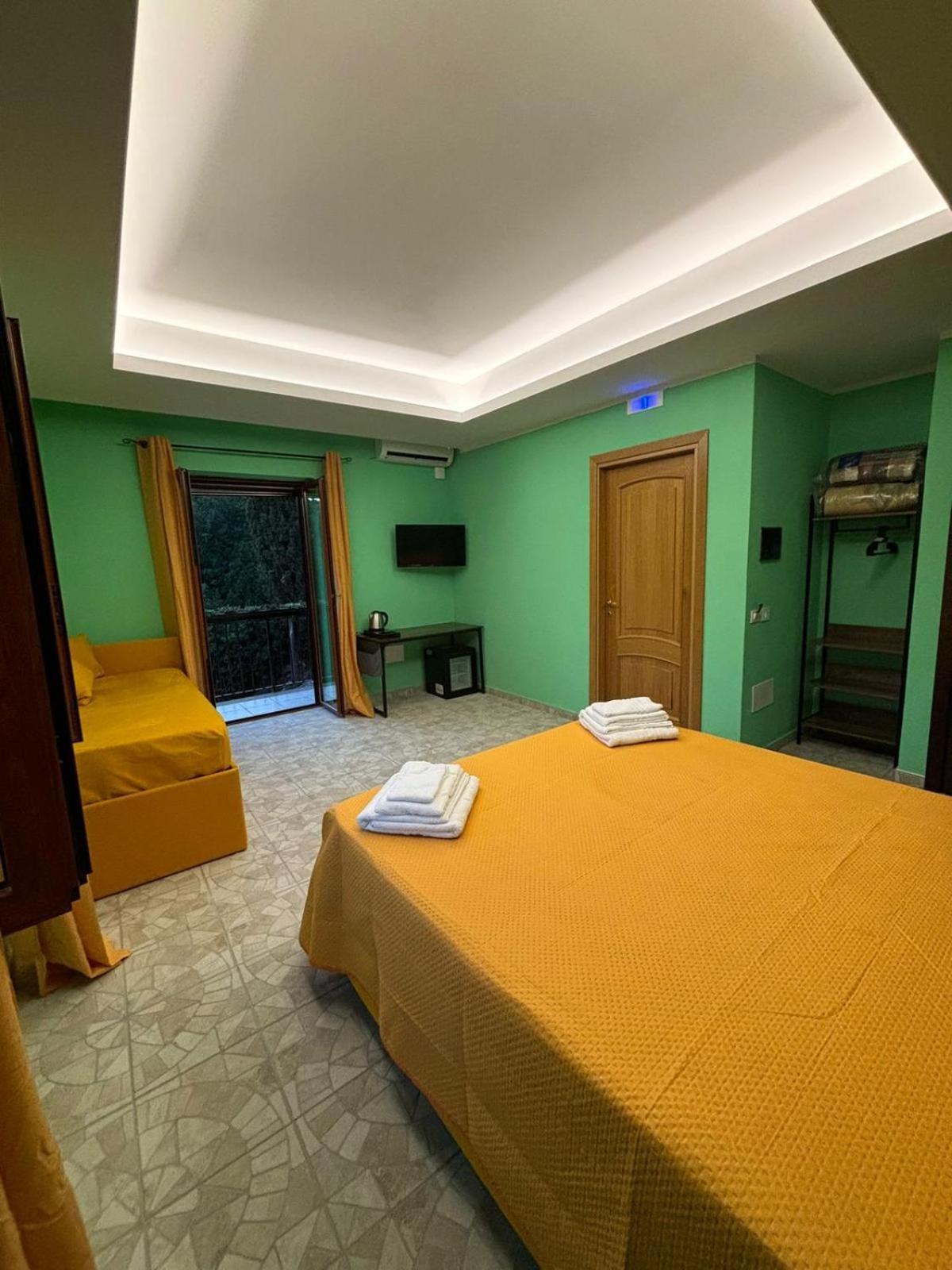 Domus Arco Romano Guest House Itri Kültér fotó